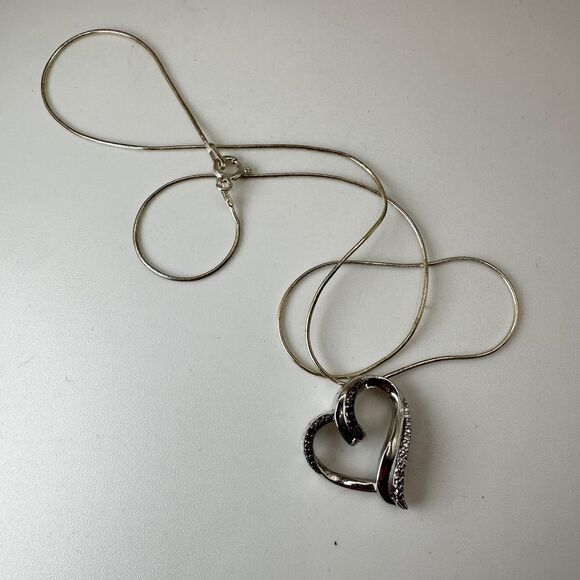 16" Solid Sterling Silver Heart with black/white diamonds necklace! - Picture 2 of 13